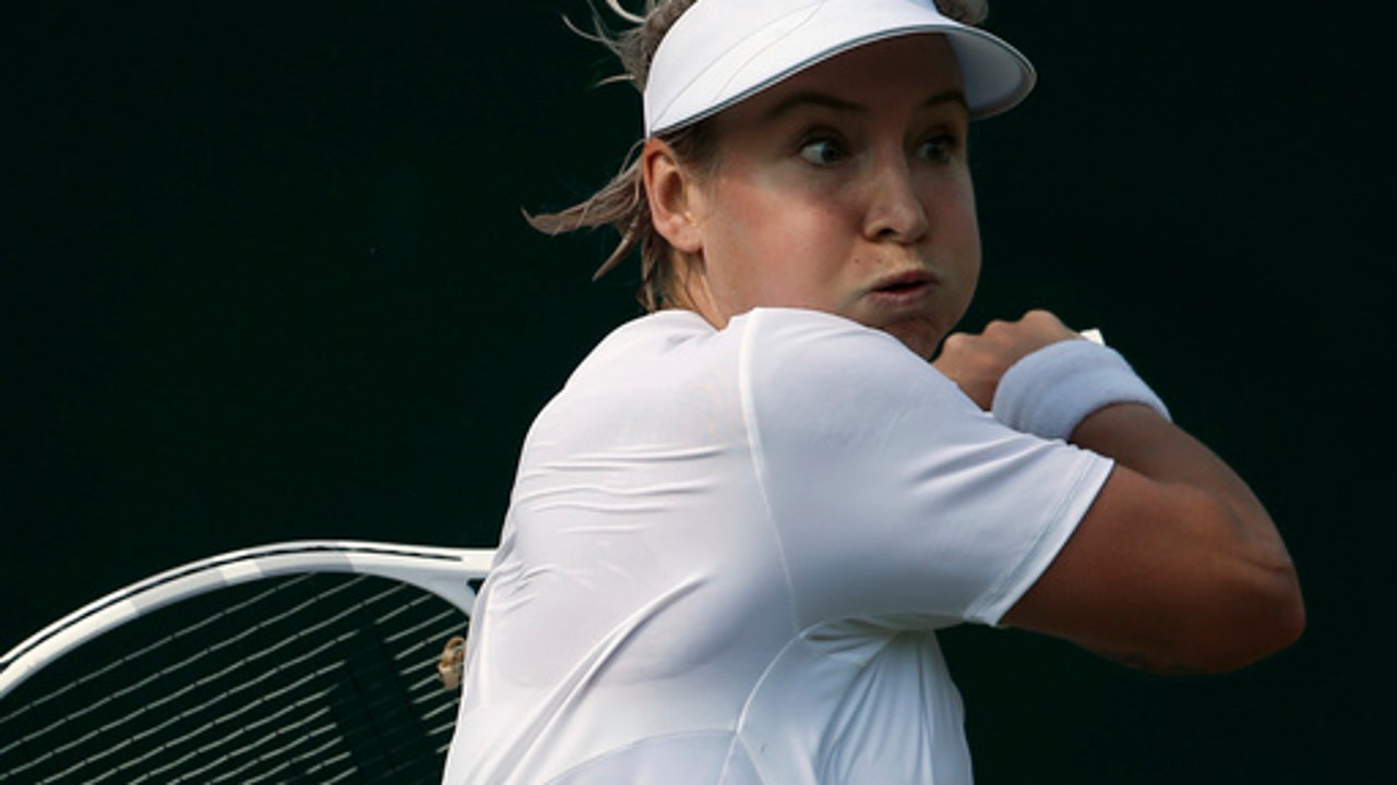 The Latest: Injured Mattek-Sands tweets about pain, emotion
